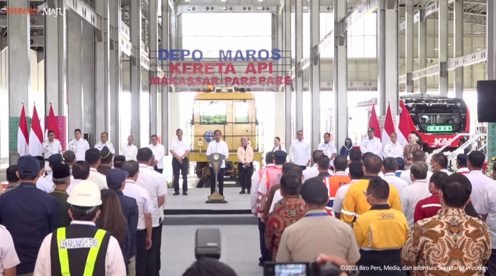 Presiden Indonesia Joko Widodo (Jokowi) meresmikan  Kereta Api Jalur Makassar-Parepare dan Depo Kereta Api Maros/Setkab