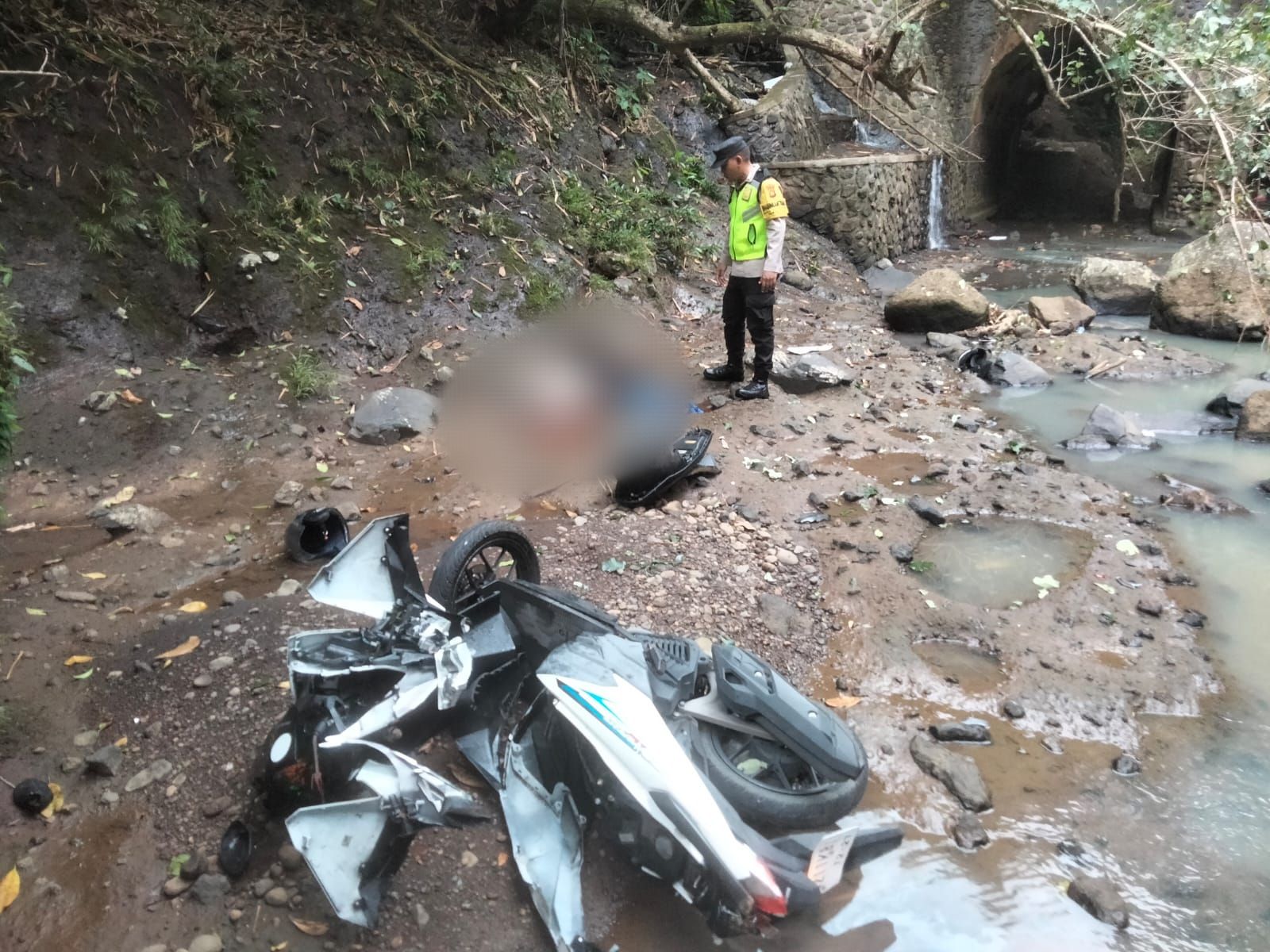 Kecelakan terjadi kembali di Jalan Nasional Denpasar-Gilimanuk di Jembatan Singin, Banjar Singin, Desa Selemadeg, Tabanan.