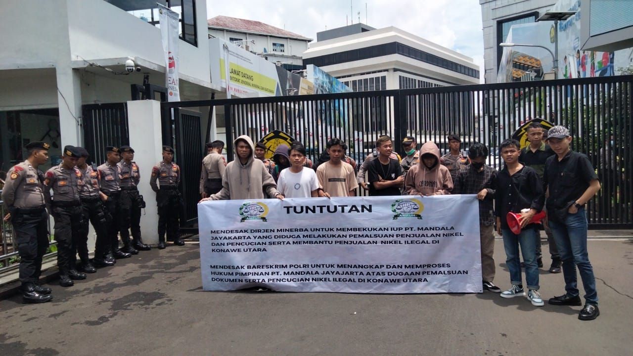 Aliansi Masyarakat Peduli Hukum Sulawesi Tenggara (Ampuh Sultra) melaporkan PT Mandala Jayakarta ke Bareskrim Mabes Polri atas dugaan kejahatan sektor pertambangan.
