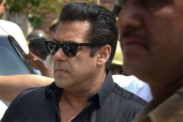 Pengadilan Tinggi Bombay hari ini membatalkan sebuah pengaduan yang diajukan pada tahun 2019 terhadap aktor Salman Khan