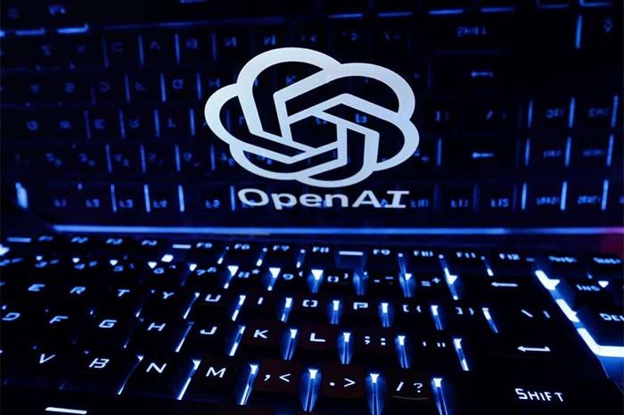 Sebuah keyboard ditempatkan di depan logo OpenAI yang ditampilkan dalam ilustrasi yang diambil pada tanggal 21 Februari 2023.