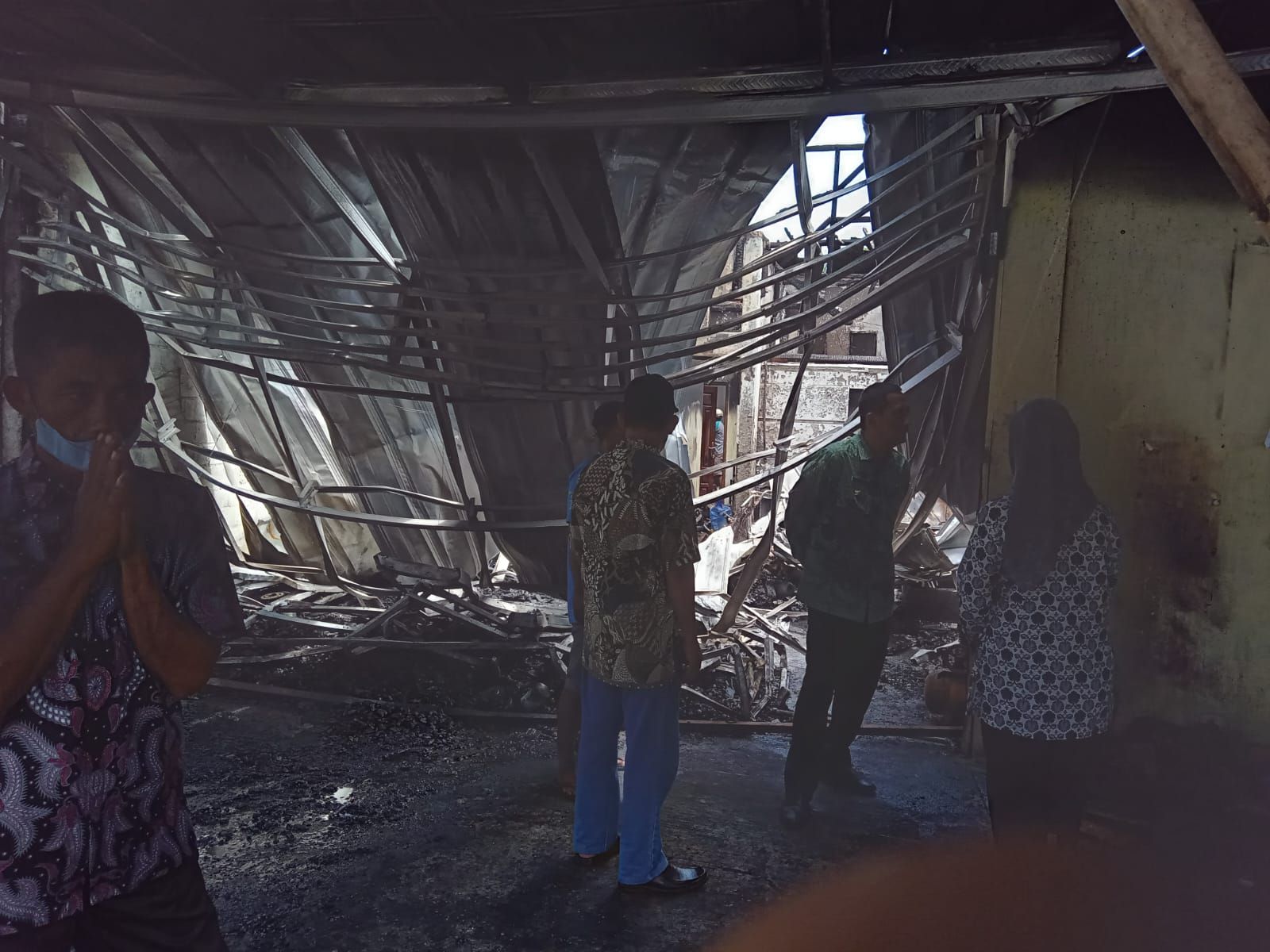 Rumah dan bengkel milik warga di Desa Kondangjajar, Kecamatan Cijulang, Kabupaten Pangandaran, hangus terbakar, Kamis 30 Maret 2023.*/kabar-priangan.com/Kiki Masduki