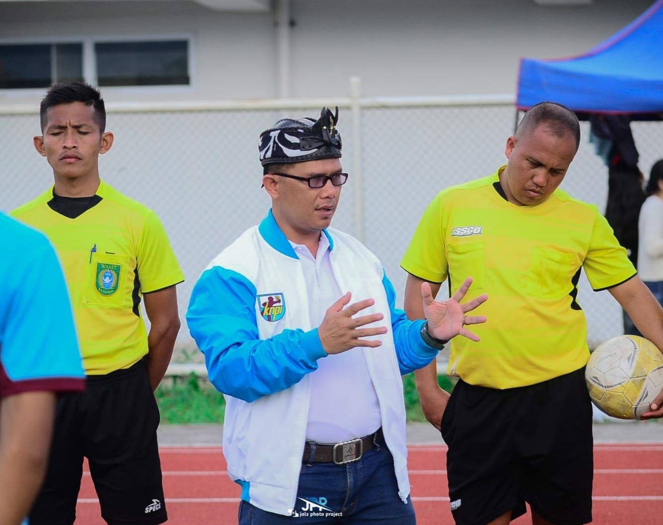 Sejumlah elemen di Kabupaten Garut menyayangkan pembatalan gelaran Piala Dunia U-20 di Indonesia.