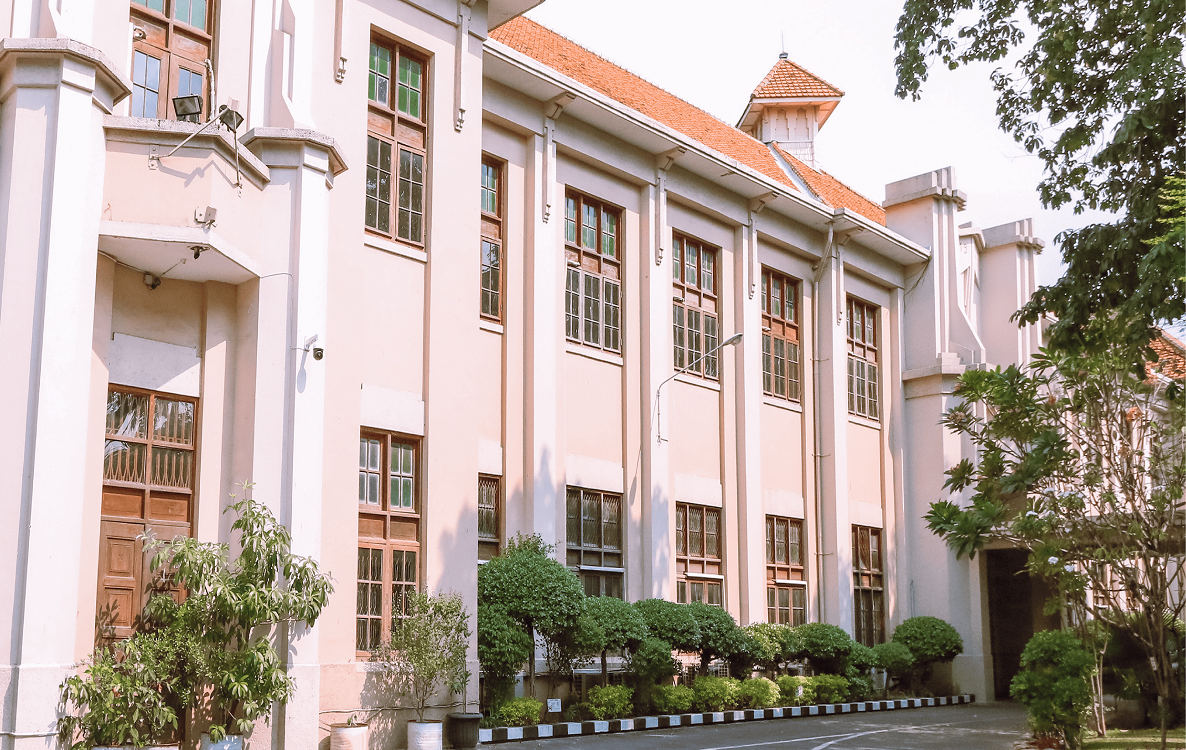 Ada Yang Peringkat 2 Se-indonesia! Ini Loh 7 SMA Terbaik di Surabaya Yang Perlu Kamu Ketahui!