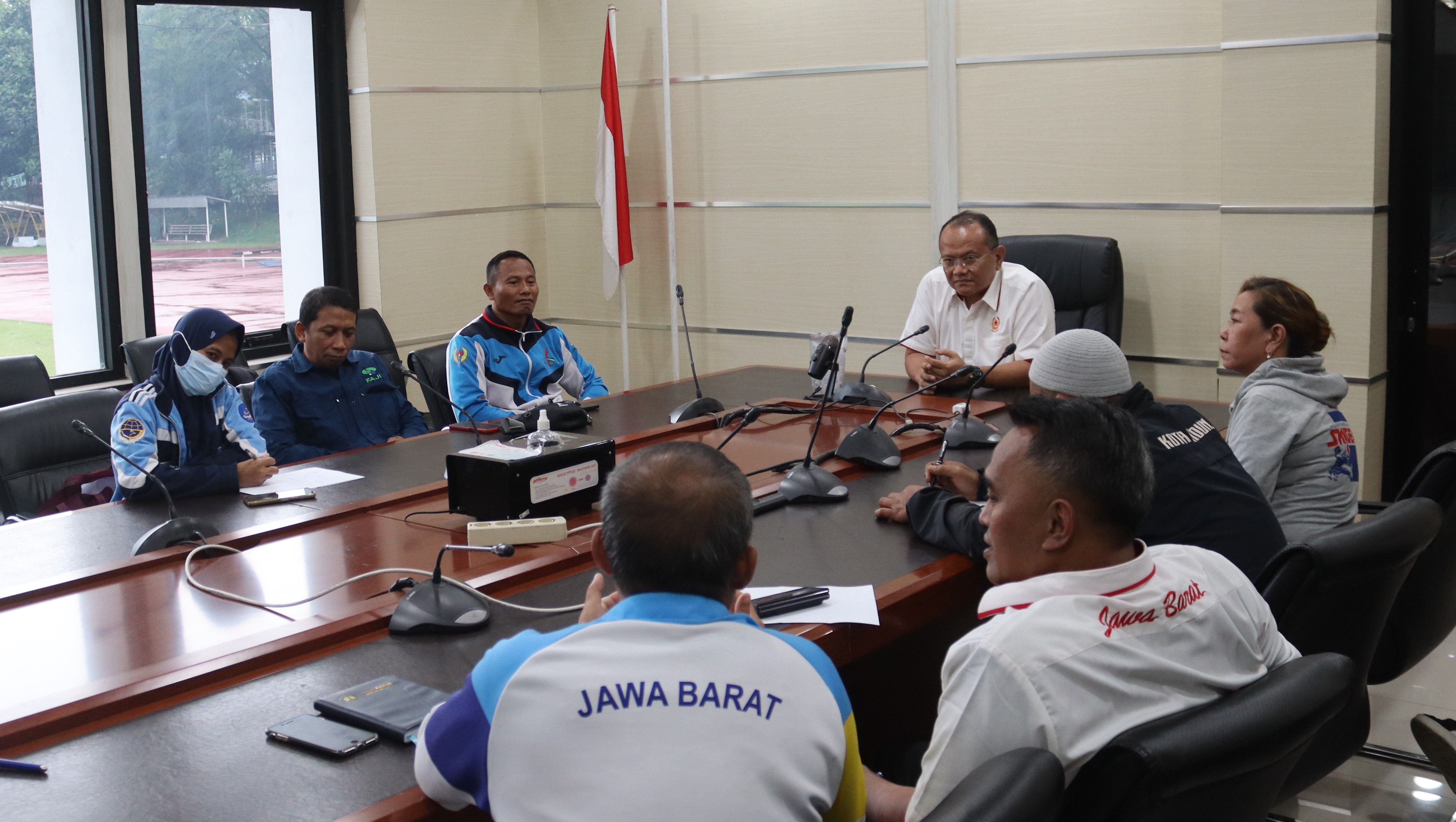 Pengprov FAJI Jabar saat meminta restu untuk menjadi tuan rumah BK PON XXI/2024 Zona 2 kepada Ketua Umum KONI Jabar, M. Budiana