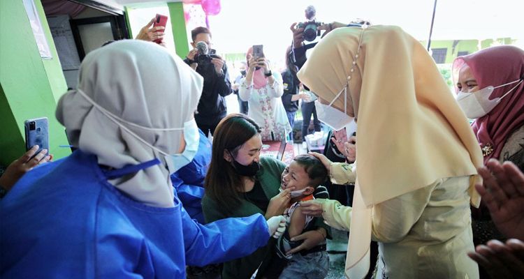 Dinas Kesehatan Kota Bandung imunisasi Polio untuk balita
