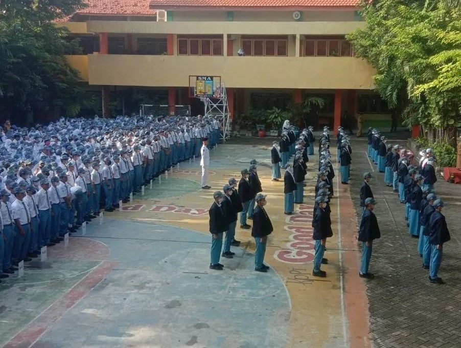Daftar SMA Negeri terbaik di Surabaya.