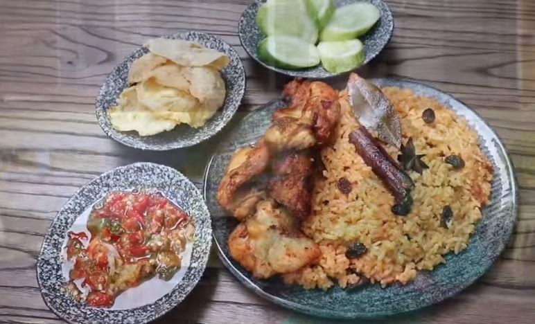 Praktis dan Mudah! Resep Nasi Kebuli Ayam Sederhana Menggunakan Rice Cooker yang Lezat dan Aromatik