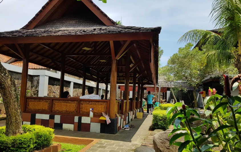 Potret gazebo RM Mergosari, salah satu tempat wisata kuliner Ciamis