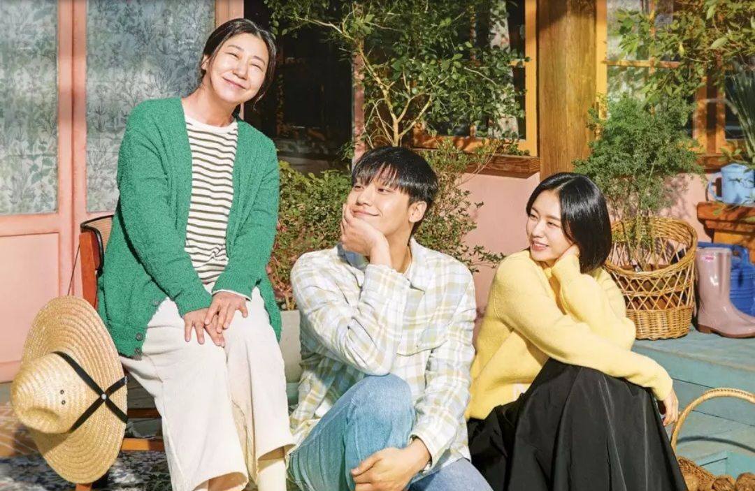 Heartwarming! Lee Do Hyun, Ahn Eun Jin, dan Ra Mi Ran Berkumpul Lagi Dalam Poster K-Drama The Good Bad Mother