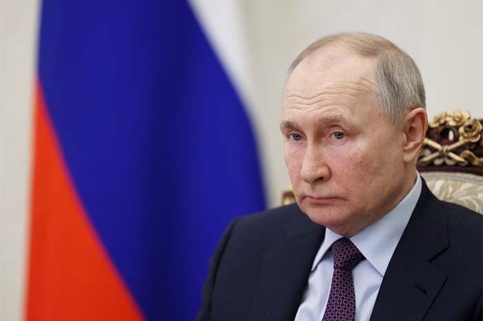 Presiden Rusia Vladimir Putin ikut serta dalam upacara melalui tautan video di Kremlin di Moskow, Rusia, 30 Maret 2023.