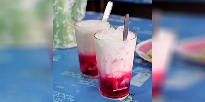 Resep es kopyor agar-agar nikmat, cocok untuk menu buka puasa dan takjil Ramadan. Es kopyor merupakan minuman yang berasal dari Kebumen, Jawa Tengah. (Foto: Instagram/@bumbu_sedaap)