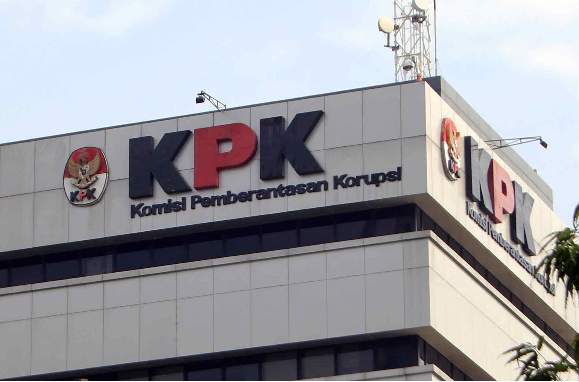 KPK Sebut Artis Berinisial R Terlibat Pencucian Uang Rafael, Netizen : Raffi Ahmad?