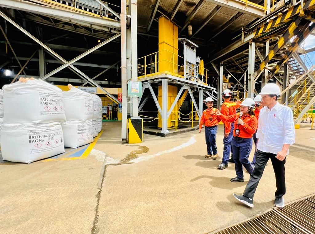 Presiden Jokowi Tinjau Kawasan Tambang dan Smelter di Luwu Timur