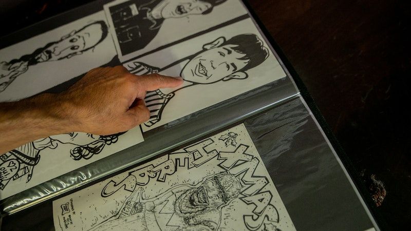 Gambar Ilustrasi yang Artinya Melebih-Lebihkan atau Mengubah Bentuk adalah?