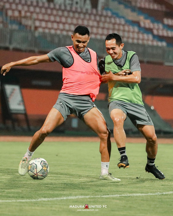 Para pemain Madura United latihan terakhir jelang menghadapi PSM Makassar. 