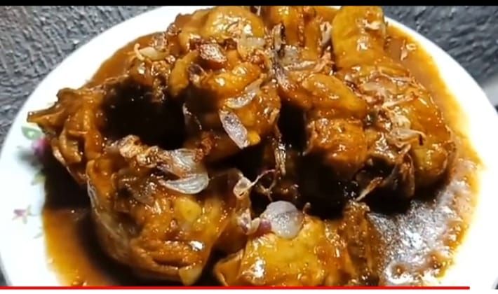 tampak menggoda selera bistik ayam sederhana menu buka puasa dan sahur/tangkap layar YouTube Dapur Umak
