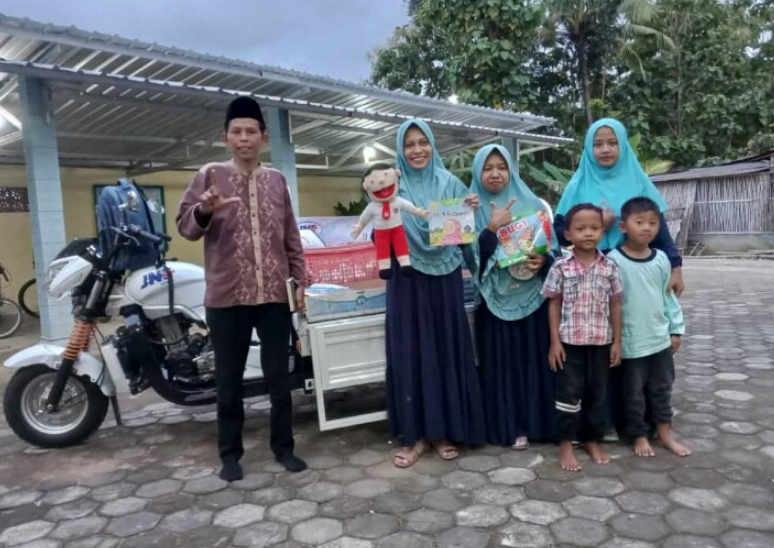 Wahyudi, pegiat literasi dari Wonogiri yang bangun Rumah Baca Sang Petualang