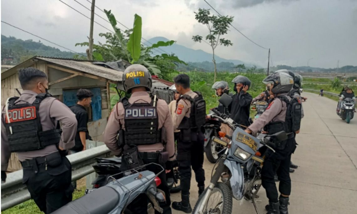 Satuan Samapta Polres Sumedang Polda Jabar melaksanakan patroli ngabuburit dalam rangka mengantisipasi adanya balapan liar dan gangguan kamtibmas.