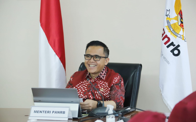 Menteri PANRB saat menyampaikan penjelasan terkait dengan THR 2023