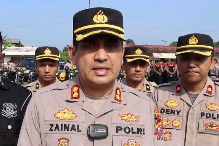Keterangan Pers Kapolres Kota Sukabumi AKBP SY Zainal Abidin, terkait kasus pencurian dan penipuan mobil yang dilakukan Wakil Ketua DPRD Kota Sukabumi, Jawa Barat yang berinisial JA. F