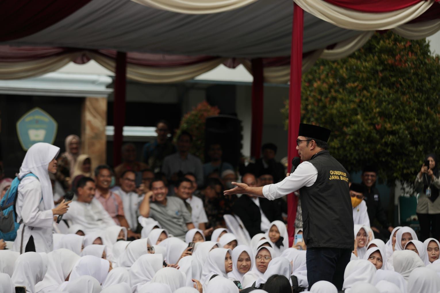 Ridwan Kamil saat bertemu dengan siswa SMAN 1 Cigombong Bogor Jawa Barat