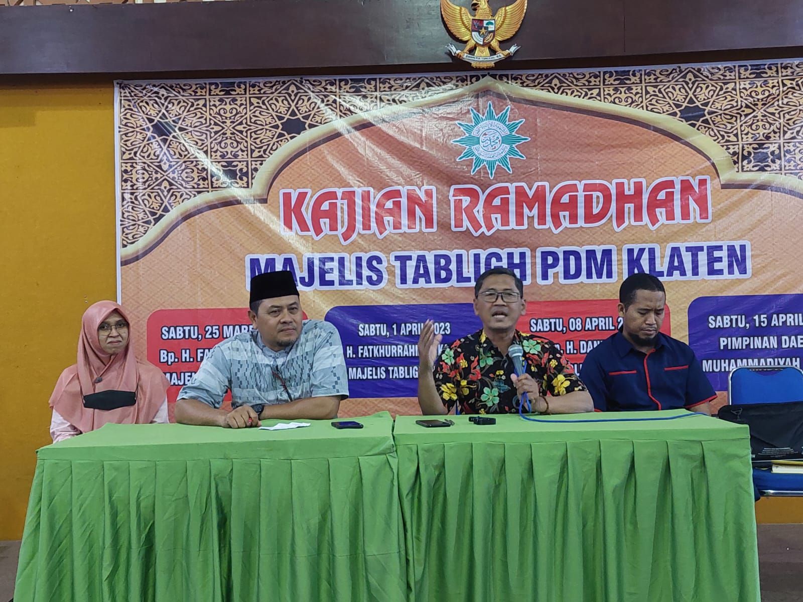 Wakil Ketua PDM Klaten H. Sugiyanto dan Sekretaris PDM Klaten Ishak Sulistyo menjelaskan rencana Musda PDM dan PDA Klaten
