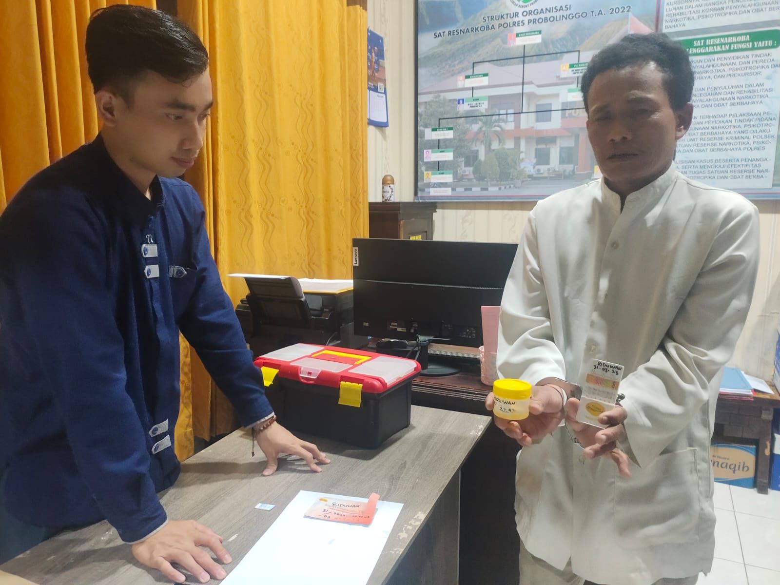 Warga Pasuruan Ditangkap Polisi Probolinggo Dirumah Istirnya, Barang Haram Didapat Dari Pandaan.