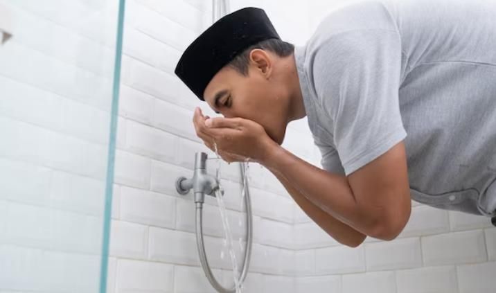 Ilustrasi Perbuatan yang Tidak Akan Membatalkan Puasa.