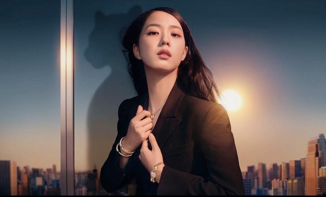 Jisoo BLACKPINK mencetak skor baru sepanjang sejarah dengan debut solonya dan telah menetapkan rekor baru untuk penjualan albumnya.