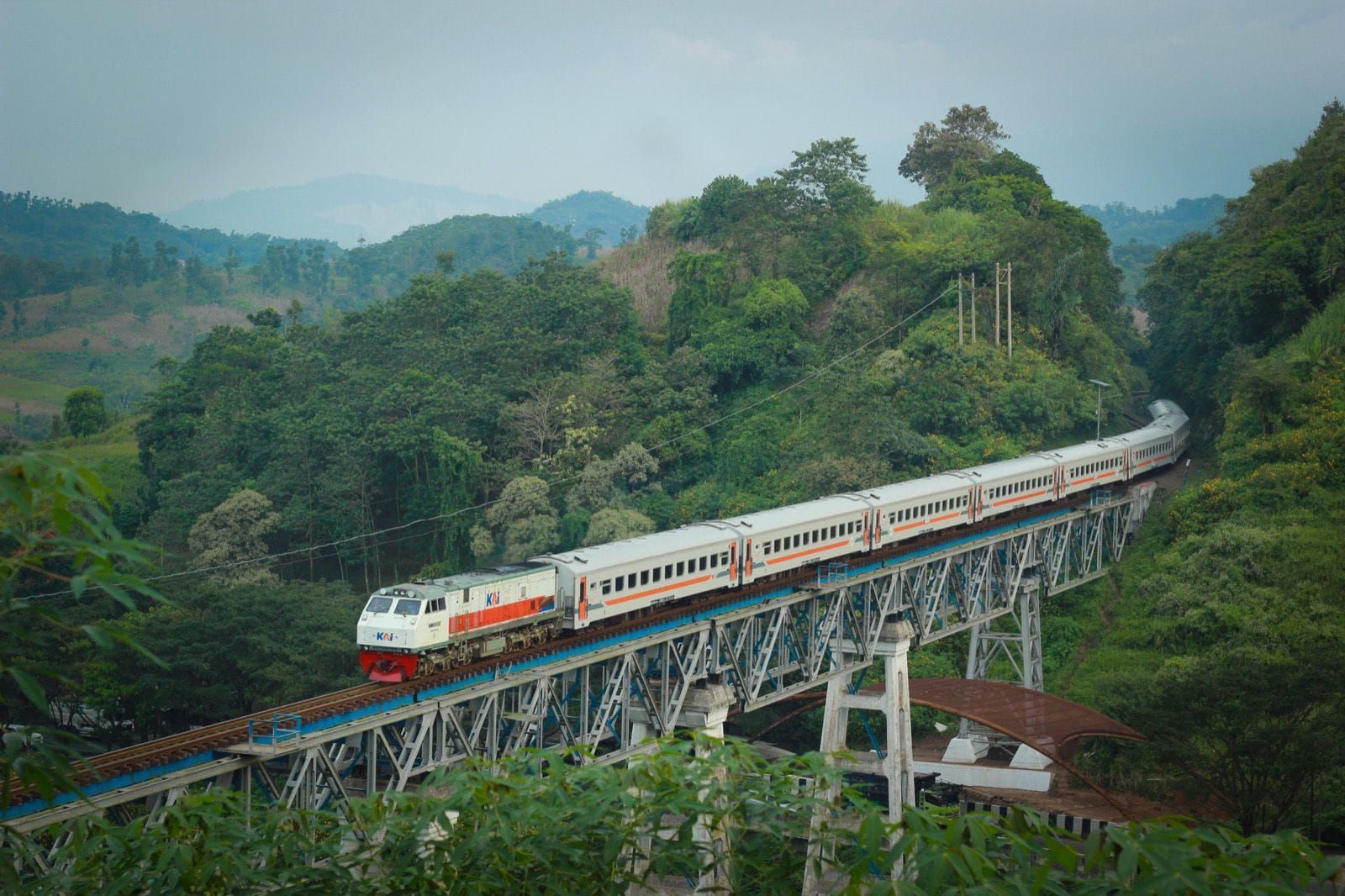 Inilah info update ketersediaan tiket KAI untuk musim Lebaran 2023 di wilayah Daop 6 Yogyakarta, pada April - Mei. Cek jumlah tiket tersedia dan cara beli tiket untuk perjalanan rute-rute yang ada.