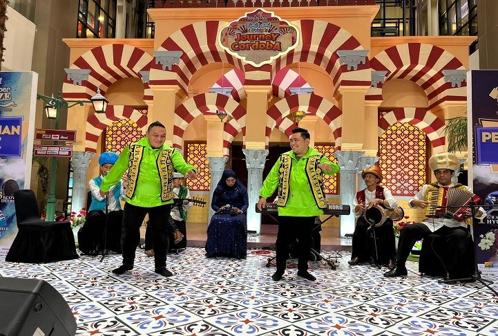 Pertunjukan khas Ramadan bertajuk Journey to Cordoba yang digelar salah satu pusat perbelanjaan di Kota Tangerang, Minggu 2 April 2023.