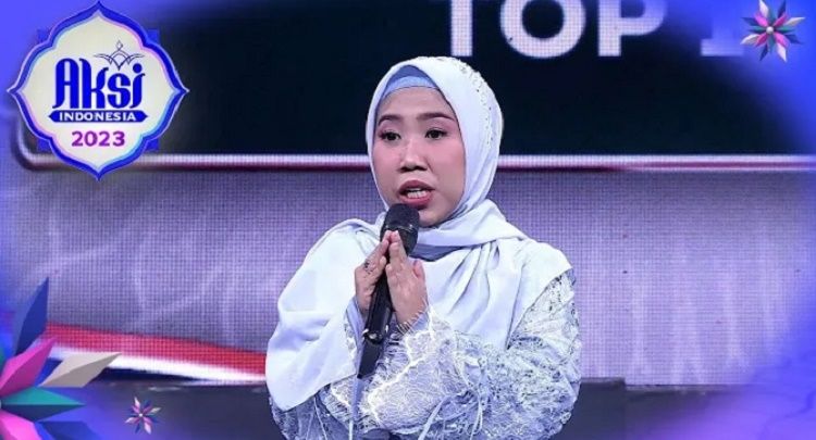 Kiky Saputri tampil berhijab saat bertausyiah di panggung AKSI Indonesia 2023