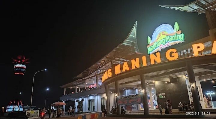 Madhang MAning Park di Jalan Bung Karno