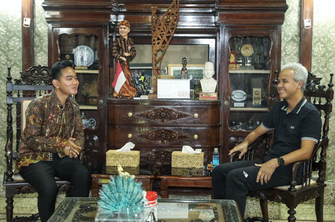 Wali Kota Surakarta, Gibran Rakabuming Raka menemui Gubernur Jawa Tengah Ganjar Pranowo, di Puri Gedeh, Semarang, Senin 3 April 2023 siang.