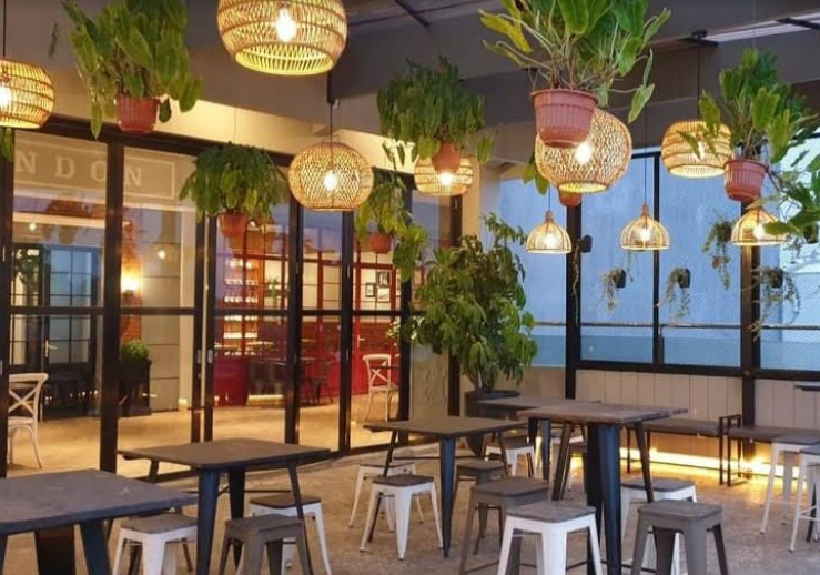 Hangout Cafe & Restaurant, rekomendasi cafe instagramable buat tempat bukber di Purwokerto