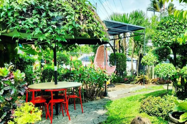 D'Best Cafe & Resto, rekomendasi cafe instagramable buat tempat bukber di Purwokerto