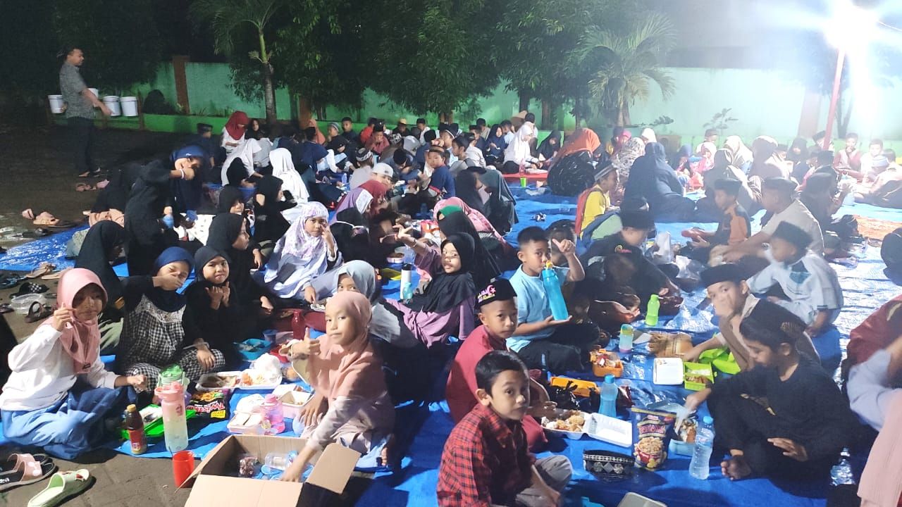 Suasana bukber siswa-siswi SD 58 Tanete Kecamatan Bulukumpa, Kabupaten Bulukumba.