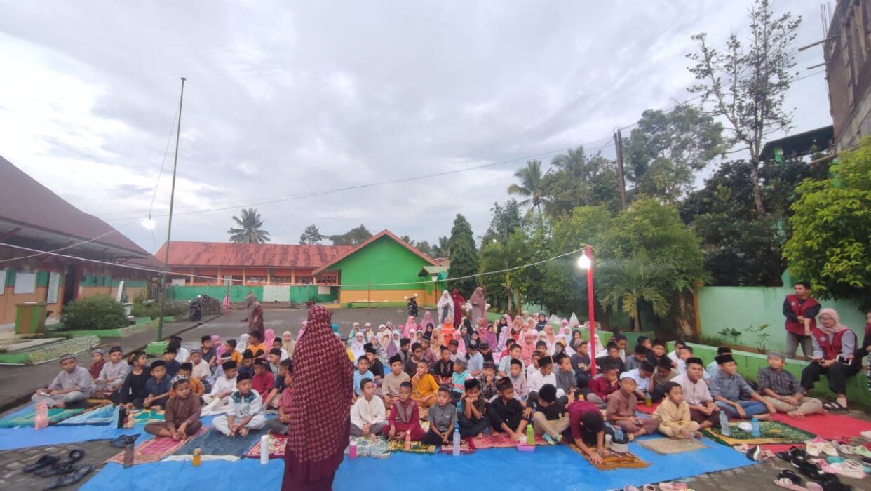 Suasana menjelang bukber para siswa SD 58 Tanete Kecamatan Bulukumpa/