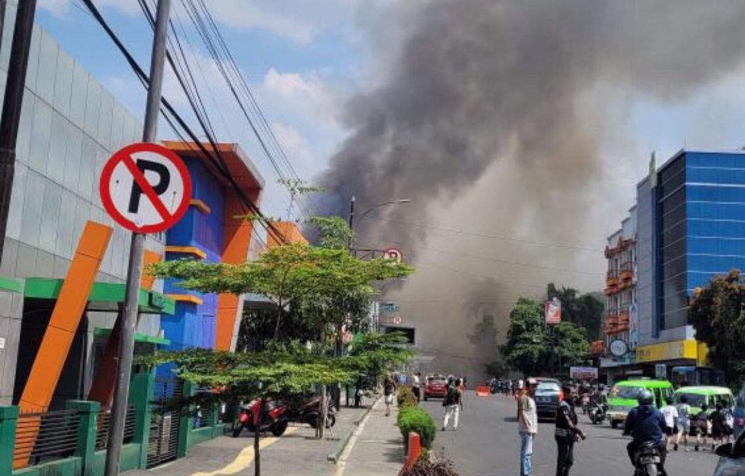 Kumpulan foto kebakaran RS Salak Bogor hasil jepretan netizen