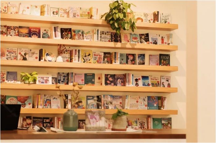 Haru Book Cafe
