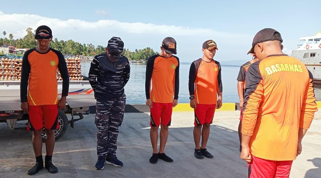 Tim pencarian Basarnas di Perairan Obi, Maluku Utara
