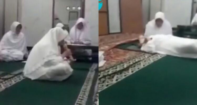 Inilah video detik-detik salah seorang ibu pengajian meninggal dunia saat membaca ayat suci Al Quran di dalam masjid, viral di media sosial.