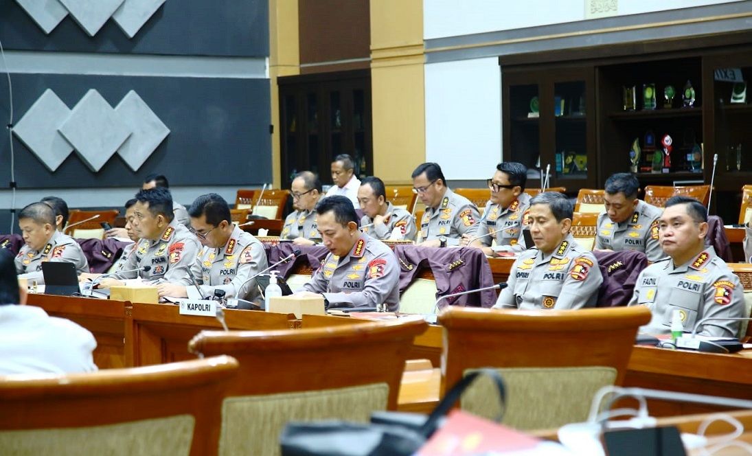 Kapolri Jenderal Listyo Sigit dalam Raker bersama Komisi III DPR di Jakarta, Rabu (12/4/2023). Foto: Polri