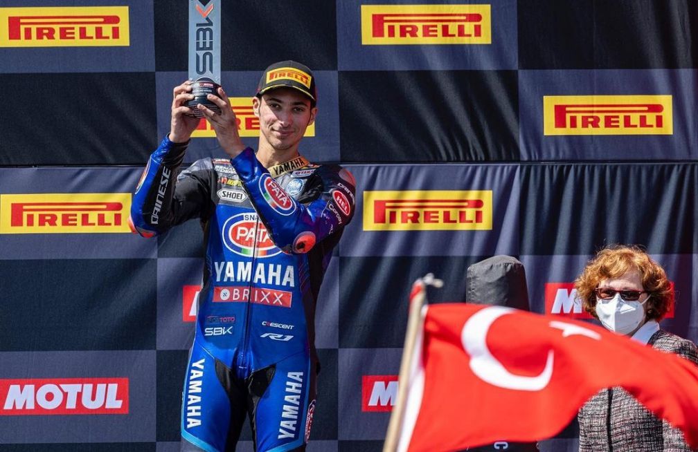 Pembalap World Superbike dari tim Pata Yamaha Prometeon, Toprak Ragatlioglu harus puas berada di podium kedua WSBK Inggris 2023.