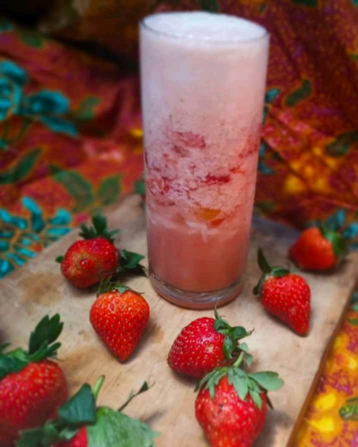 Manis Dan Segar! Berikut 5 Khasiat Jus Strawberry Untuk Kesehatan Yang ...