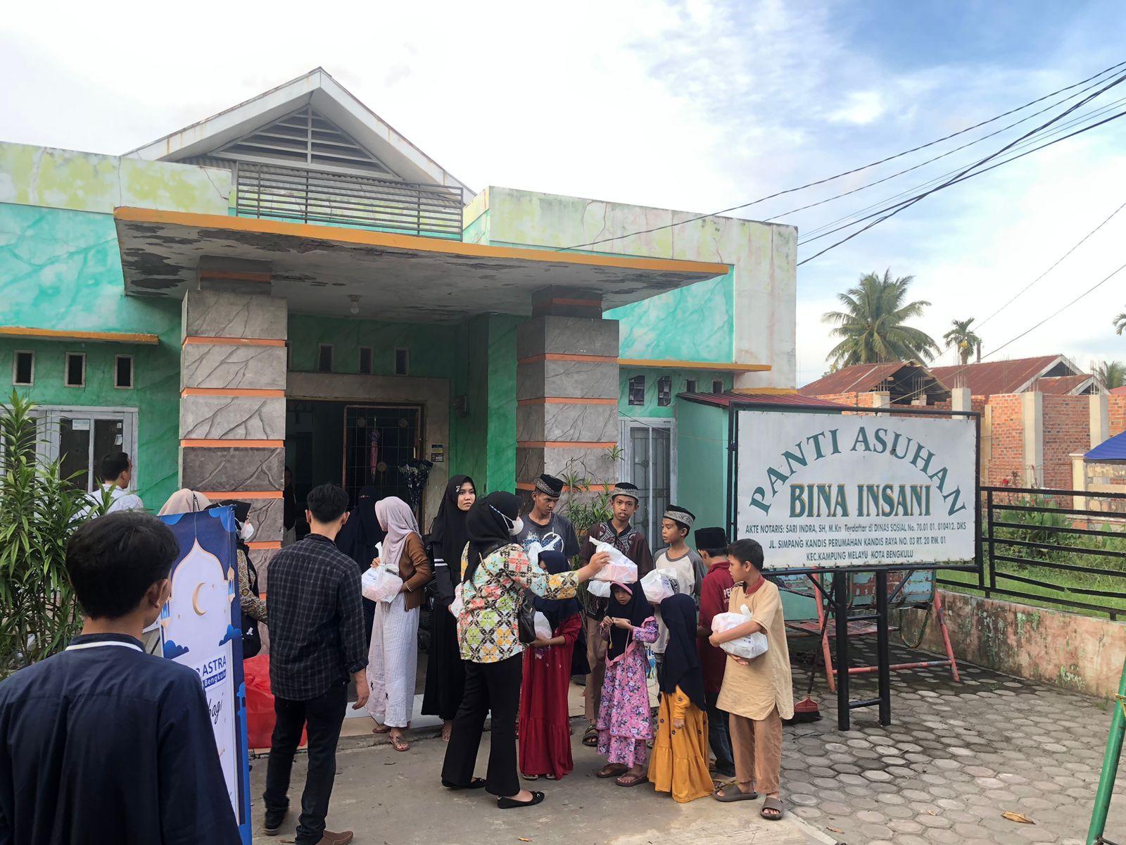  Momentum Bulan Suci Ramadhan: Astra Grup Bagikan Takjil dan Nasi Gratis di Empat Titik di Kota Bengkulu