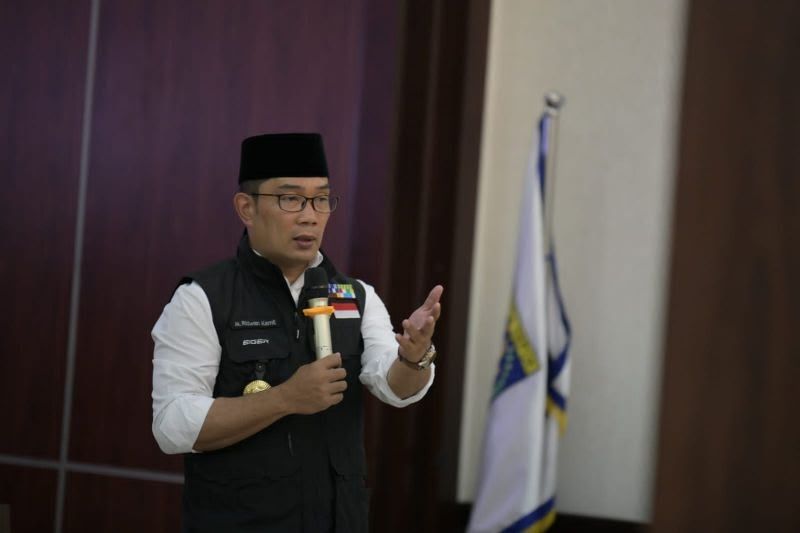 Gubernur Jawa Barat Ridwan Kamil mengaku sedih atas peristiwa operasi tangkap tangan (OTT) kepada Wali Kota Bandung Yana Mulyana oleh Komisi Pemberantasan Korupsi (KPK), Jumat, 14 April 2023.