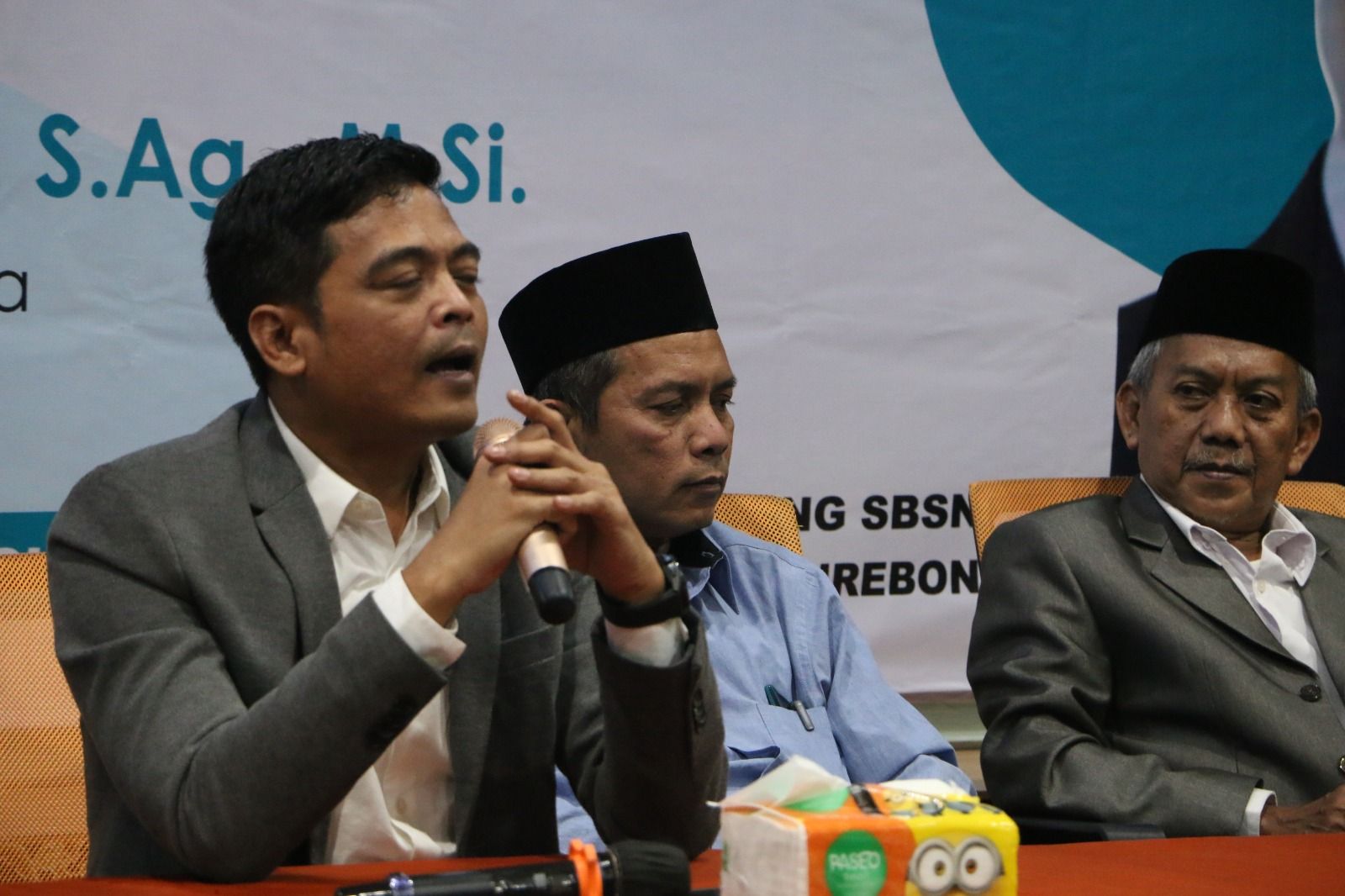 Staf Khusus (Stafsus) Menteri Agama RI,  Muhammad Nuruzzaman, menjadi pembicara pada seminar nasional tentang moderasi beragama yang diselenggarakan di IAIN Syekh Nurjati Cirebon, Sabtu (15/4/2023). 