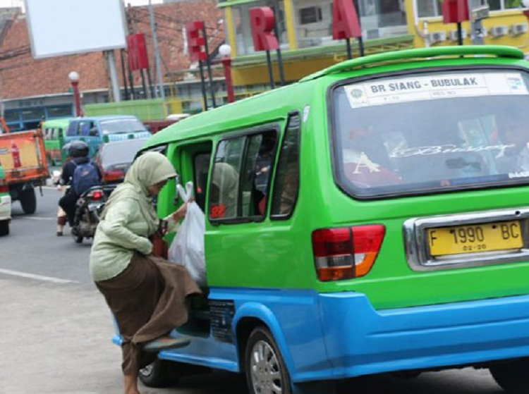 Mulai Desember 2023, Wali Kota Bogor Bima Arya memastikan Kota Bogor bakal bebas angkot. Hal ini merespons dukungan transportas publik.